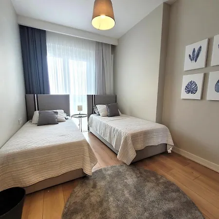 Relax Unwind Inviting 2br Apt, Cozy Interiors
