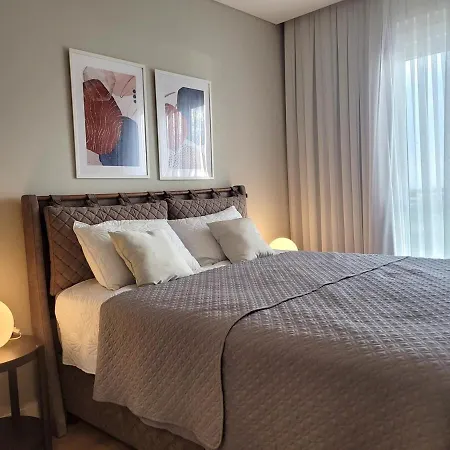 Relax Unwind Inviting 2br Apt, Cozy Interiors *
