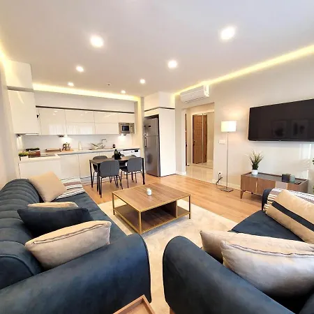 Relax Unwind Inviting 2br Apt, Cozy Interiors * Stambuł